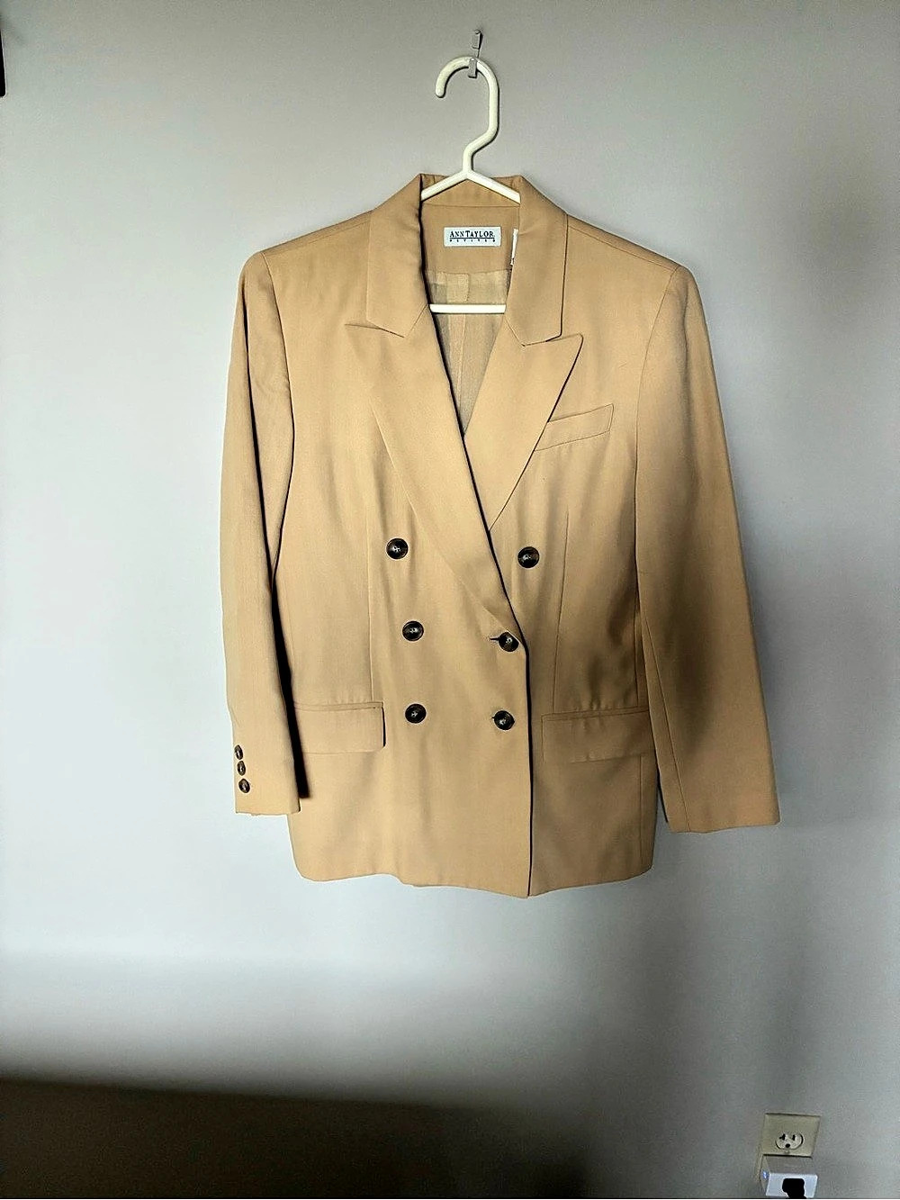 Ann Taylor Double-Breasted Blazer in Tan